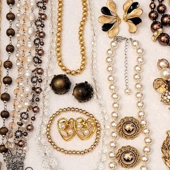 Vintage Jewelry Lot - Picture 6 of 9